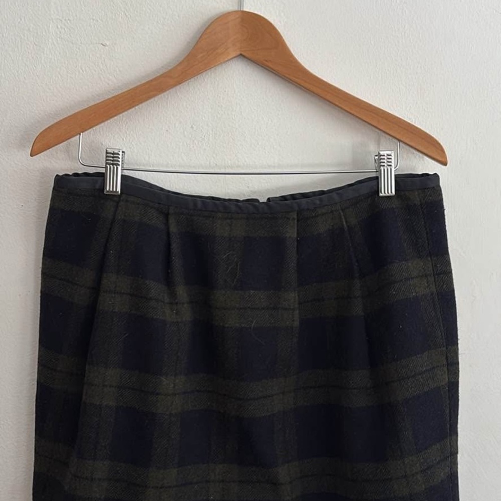 Classic GAP Plaid Skirt - Black and Green